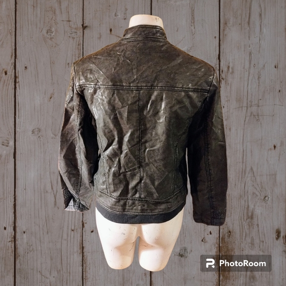 Women's Zip up Leather Jacket by Saga - Picture 3 of 3